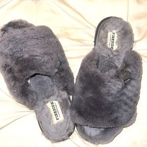 DearFoams Fireside slippers